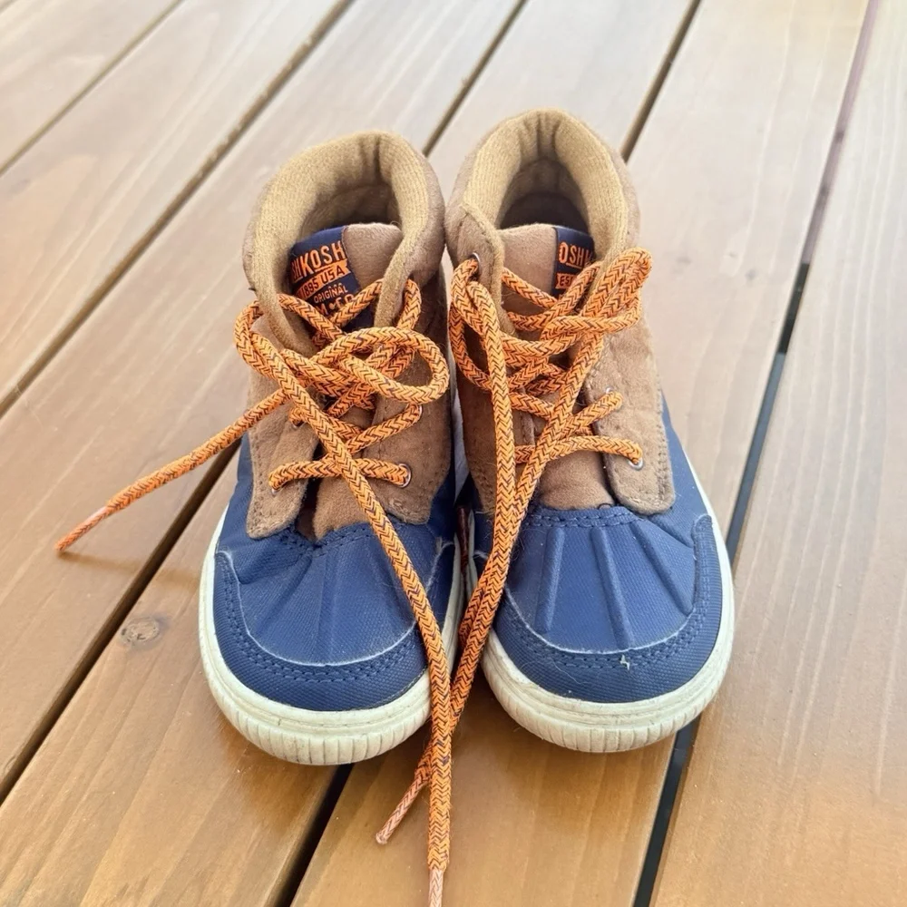 OshKosh B'Gosh Shoes toddler size 9 orange, Navy, Tan